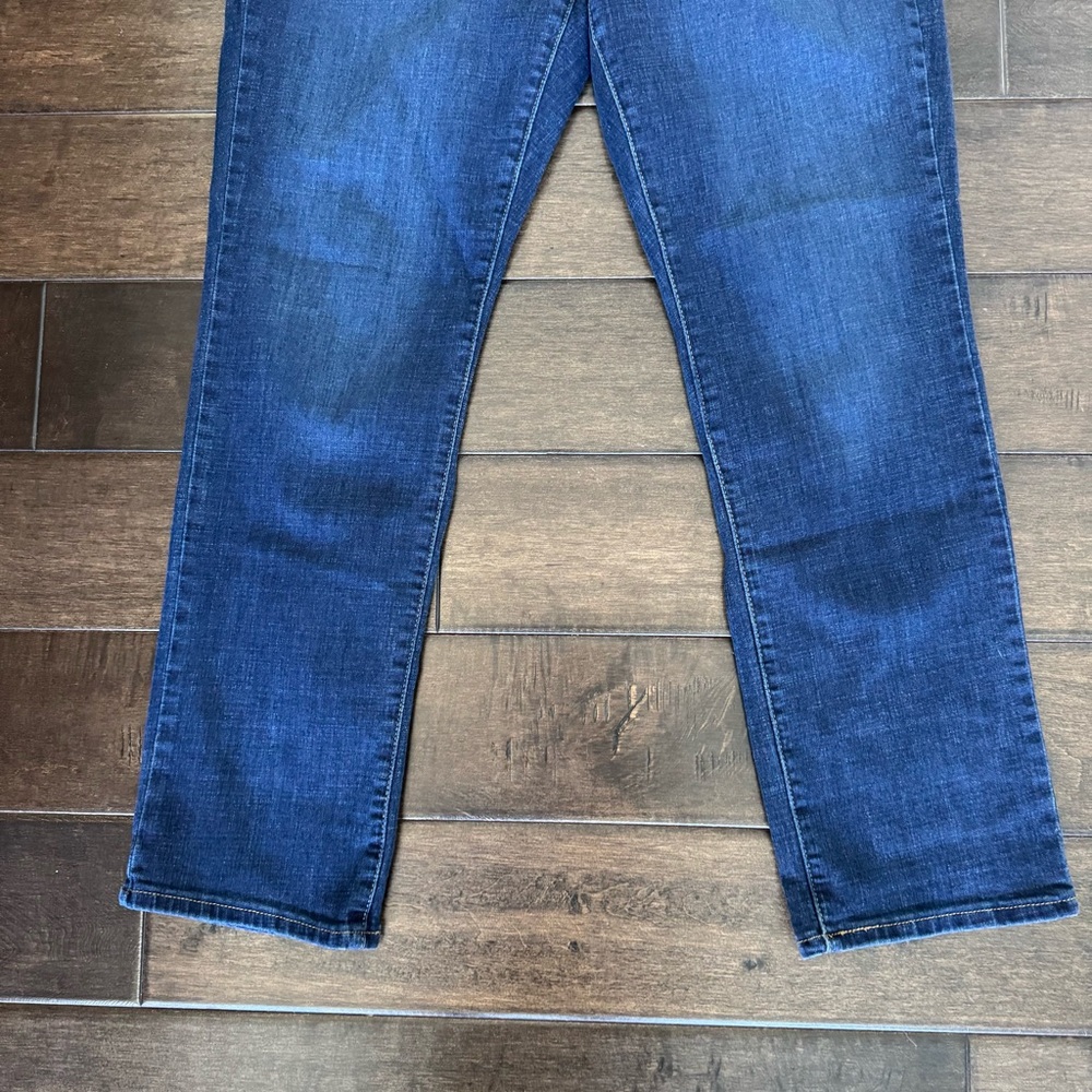 ❤️3/$30 Levi's Classic Straight Fit Women's Jeans – Dark Wash – Size 12 - Picture 5 of 12